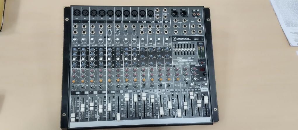 Mesa de Som ProFx16