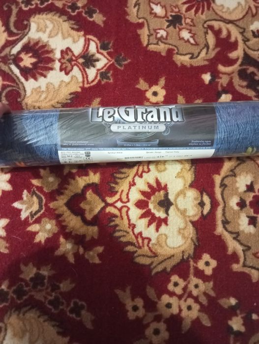 Продам шпалери гарної якості .