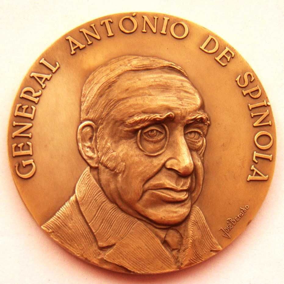 Medalha de Bronze Presidente General António de Spínola por J BERARDO