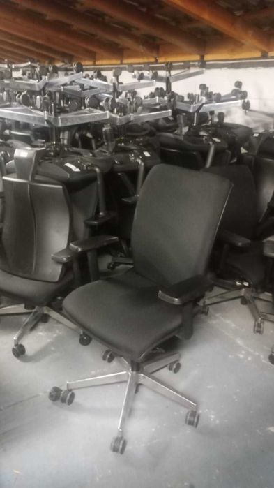 Fotel biurowy RIM czarny fotele krzesła biurowe obrotowe do biur domu