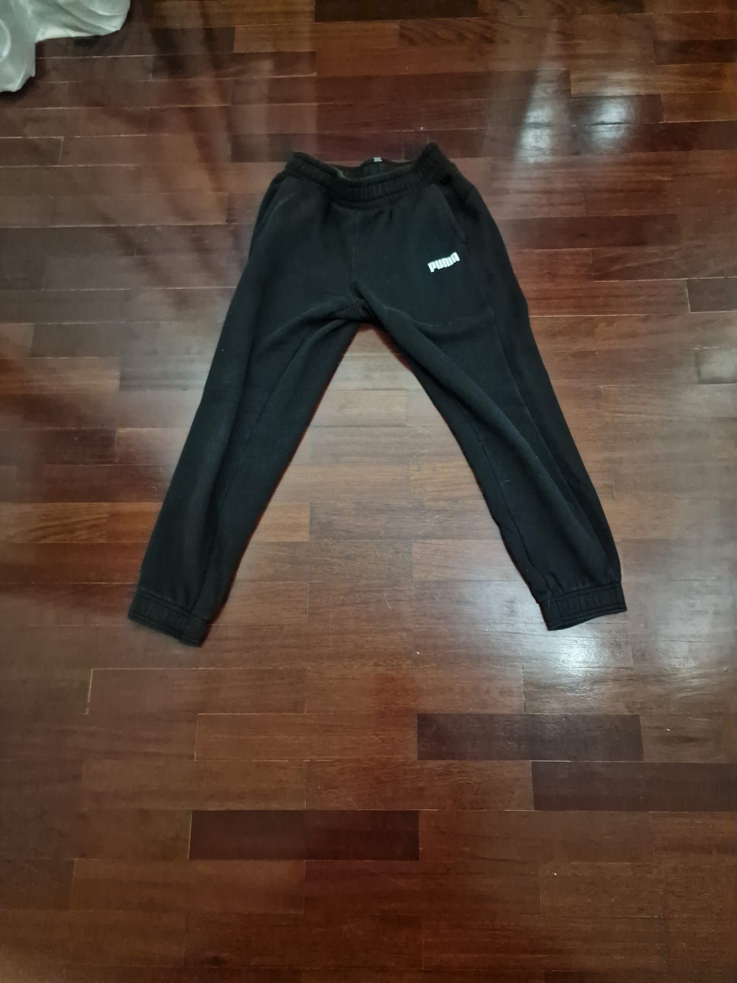 Duas calças PUMA de treino