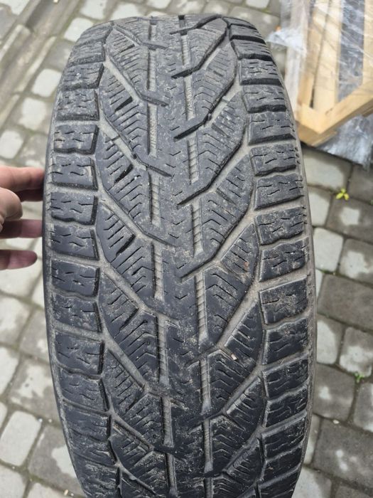 Зимові шини 225/65/r17