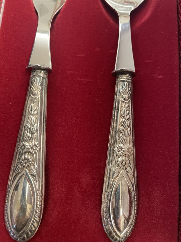 Conjunto de talher de criança