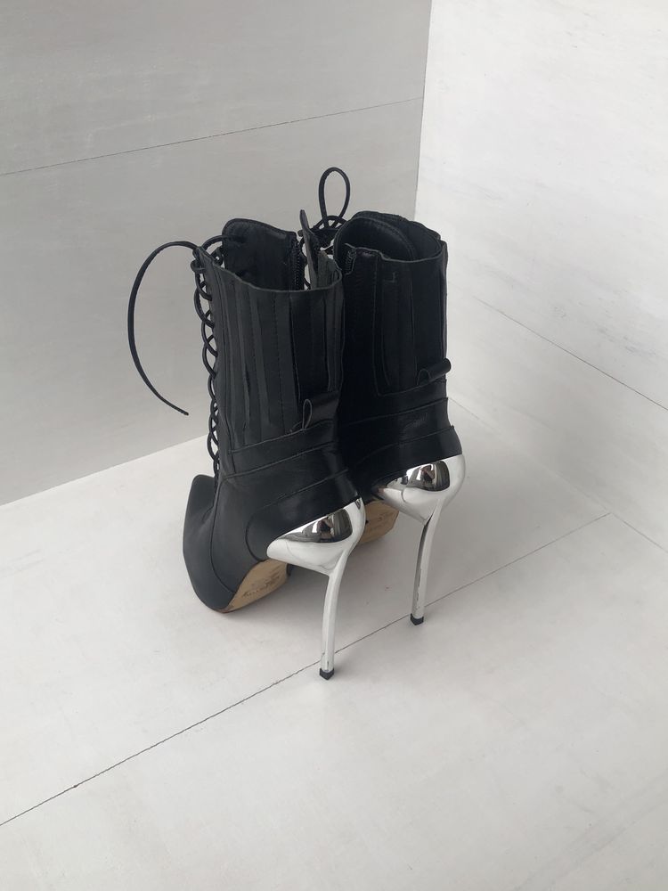 Туфлі Casadei