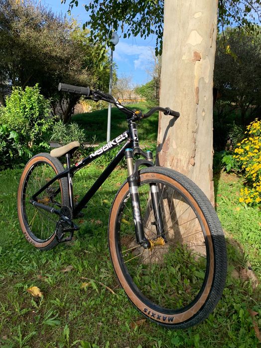 Bicicleta dirt jump NS Bikes