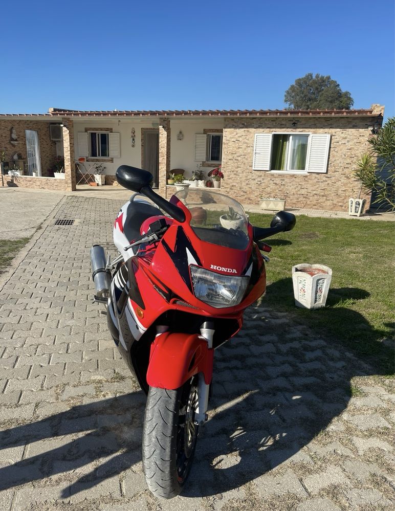 CBR 600 F impecavel