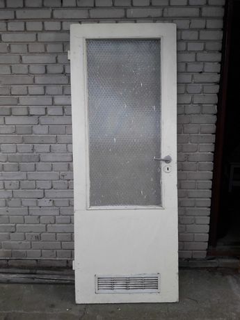 Drzwi łazienkowe starego typu - 80-tka. Lewe