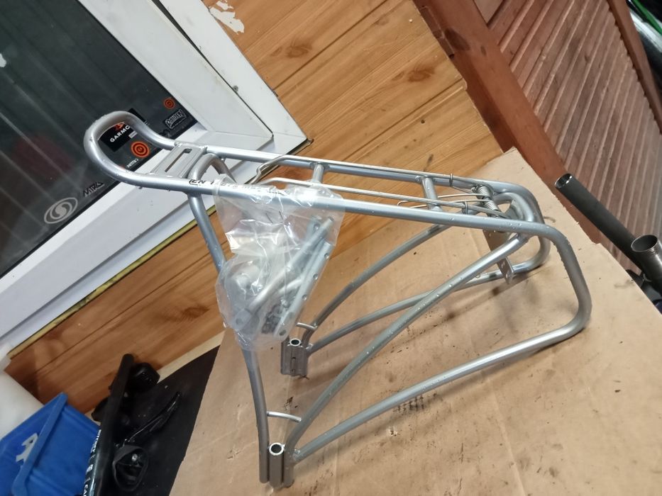 nowy bagażnik rowerowy aluminiowy pod koło 28 cali