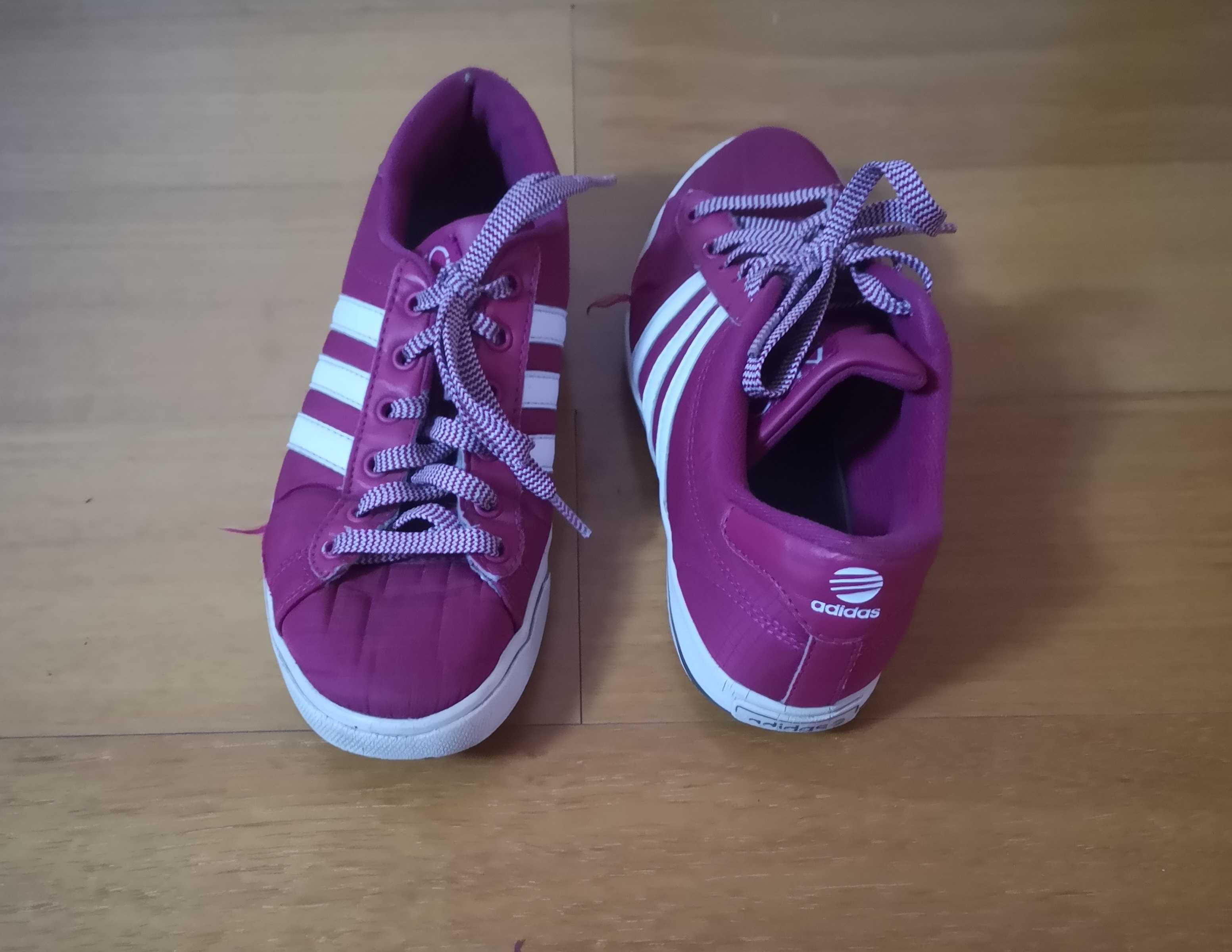 Sapatinhas da Adidas - Tamanho 37