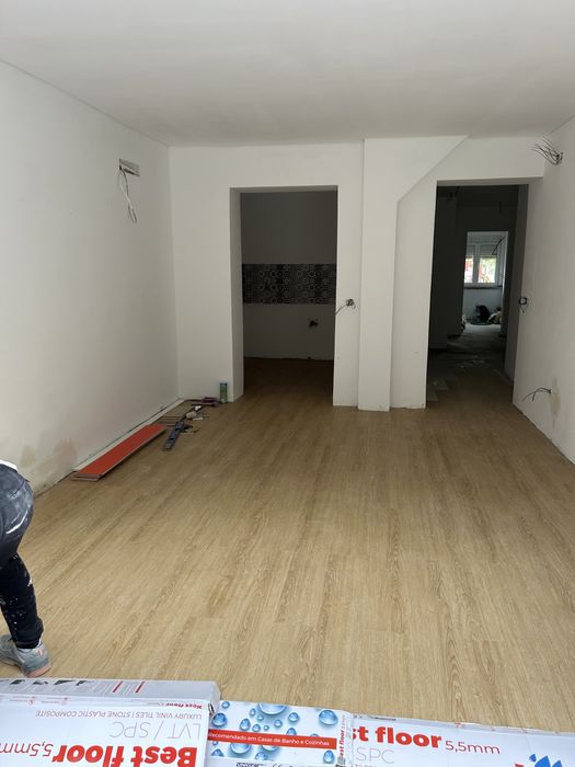 Pintura , pladur , chão flutuante, paredes divisorias