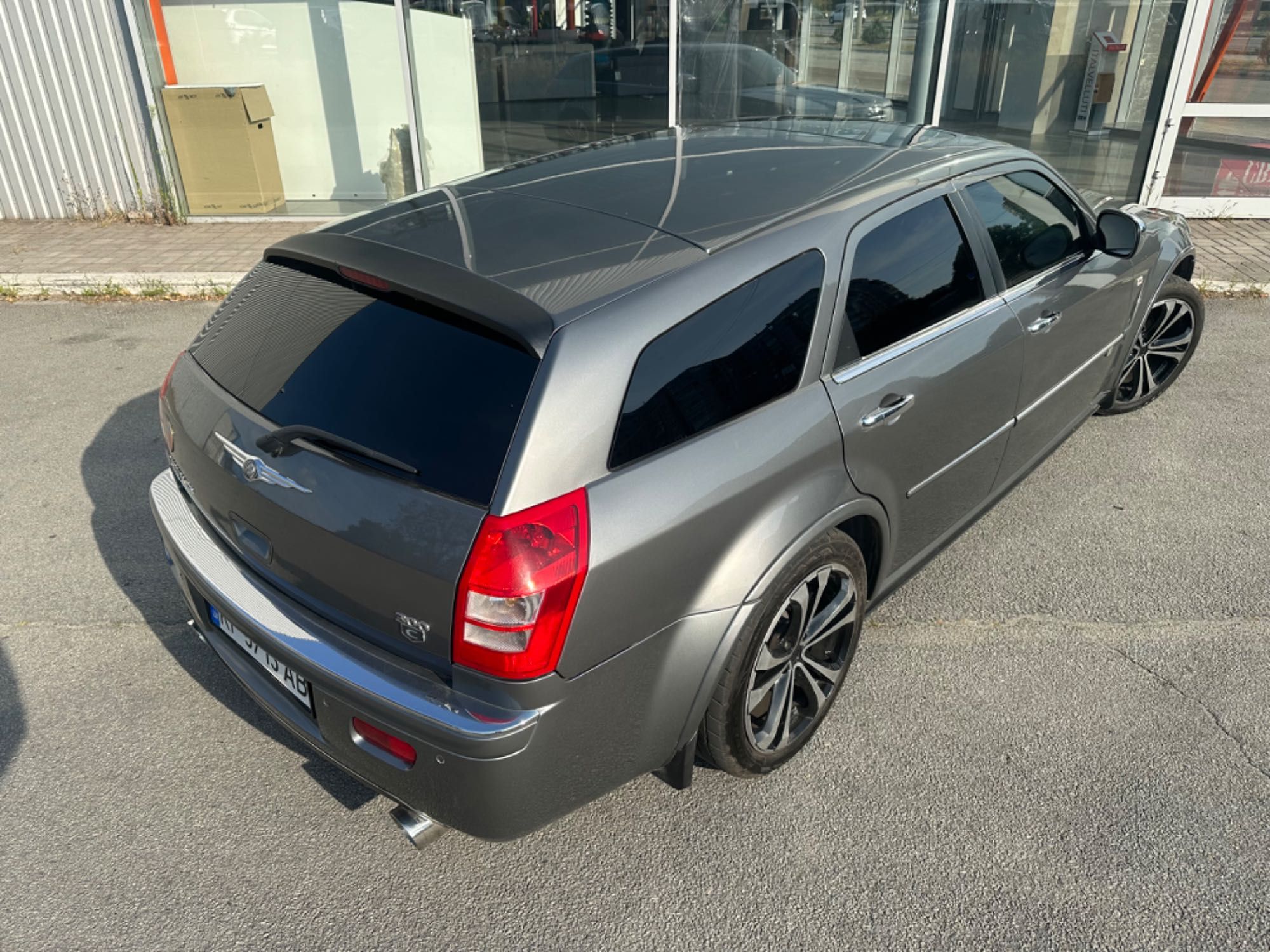 Chrysler 300C Универсал. Signature series.