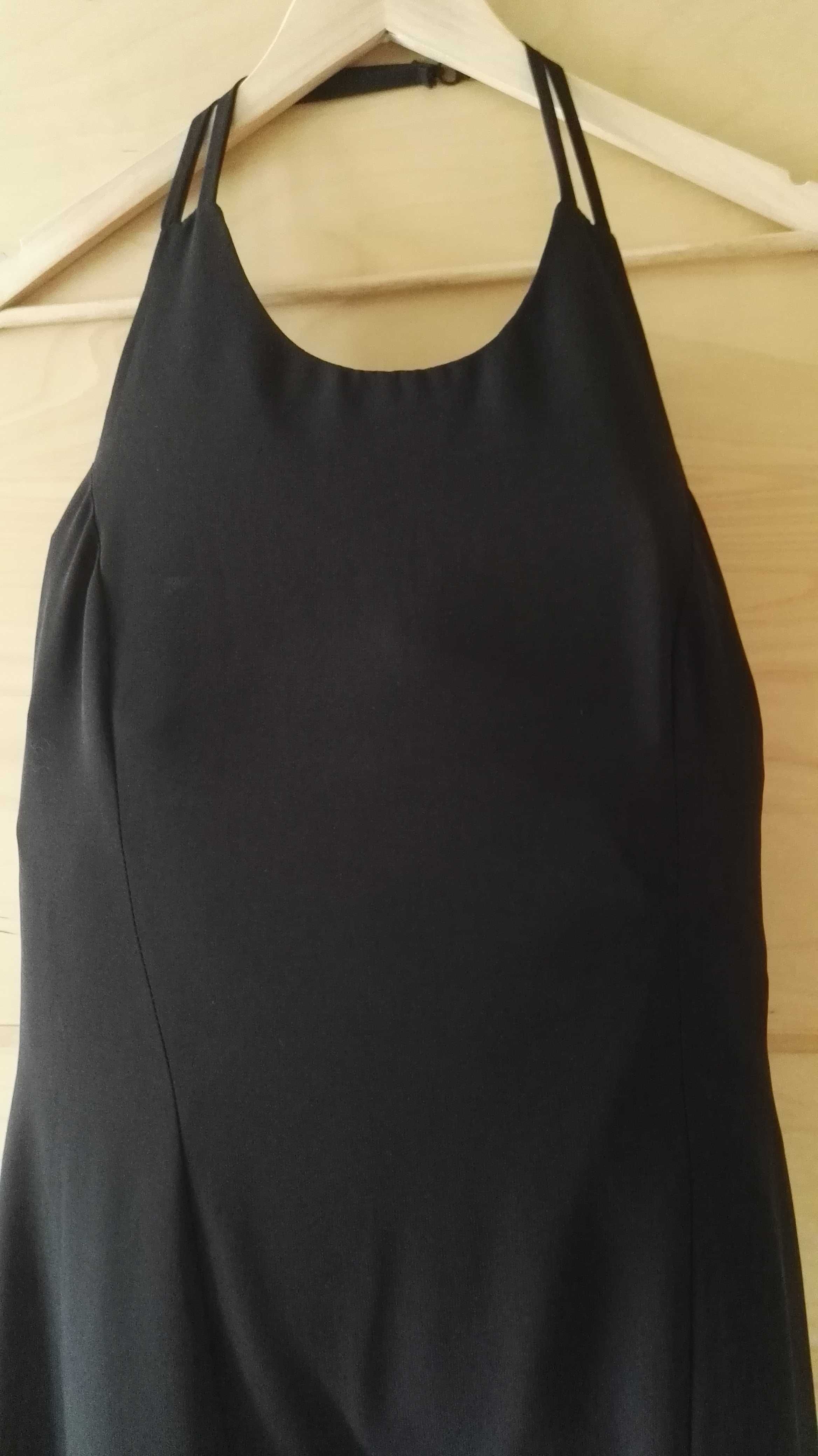 Vestido preto longo sem costas