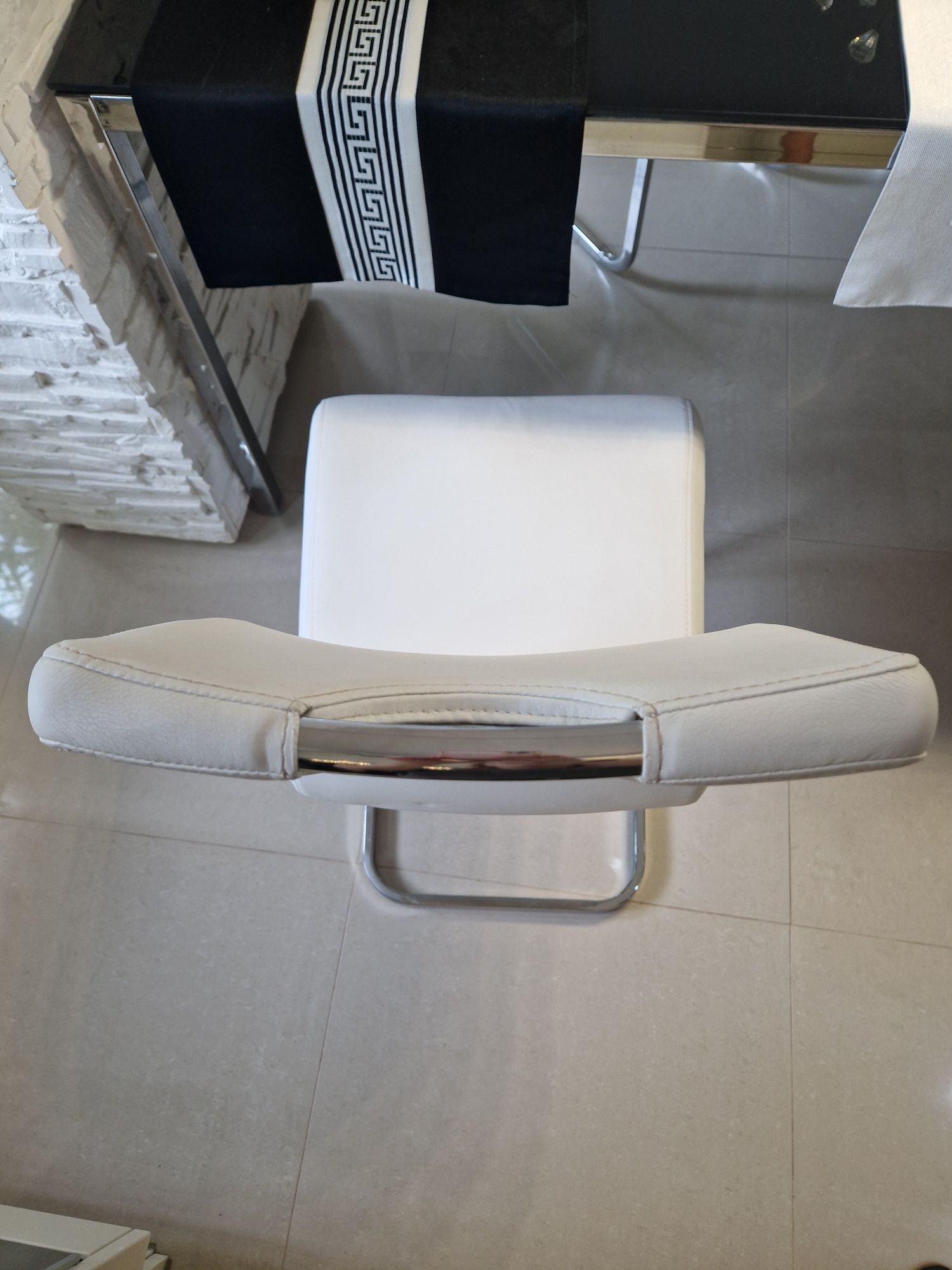 Nowoczesne białe krzesła do salonu/jadalni w stylu glamour
