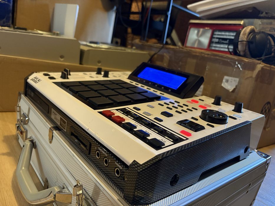 Akai mpc 2500 SE special edition white com  HD prenda: case em metal