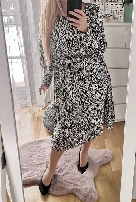 Zebrowa sukienka Vila XXL
