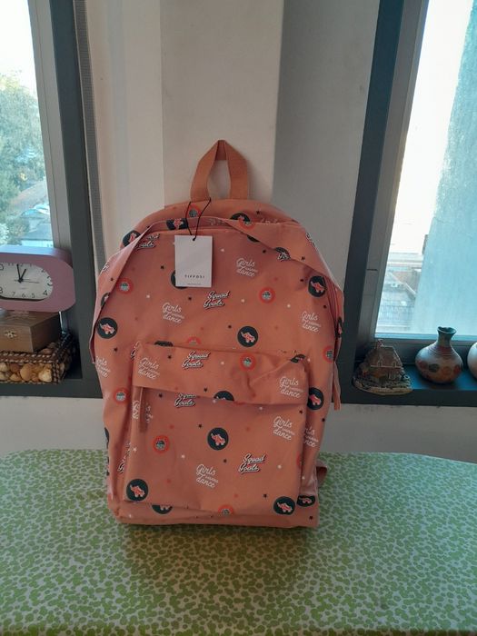 Vendo Mochila de Senhora TIFFOSI muito bonita nova