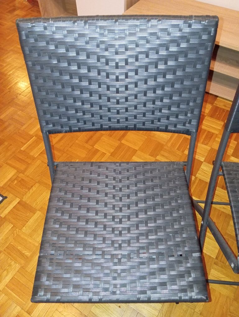Stolik o krzesełka balkonowe ogrodowe