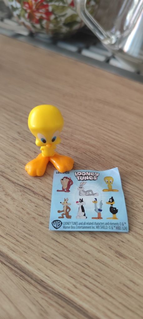 Figurki jogurty Miami looney tunes