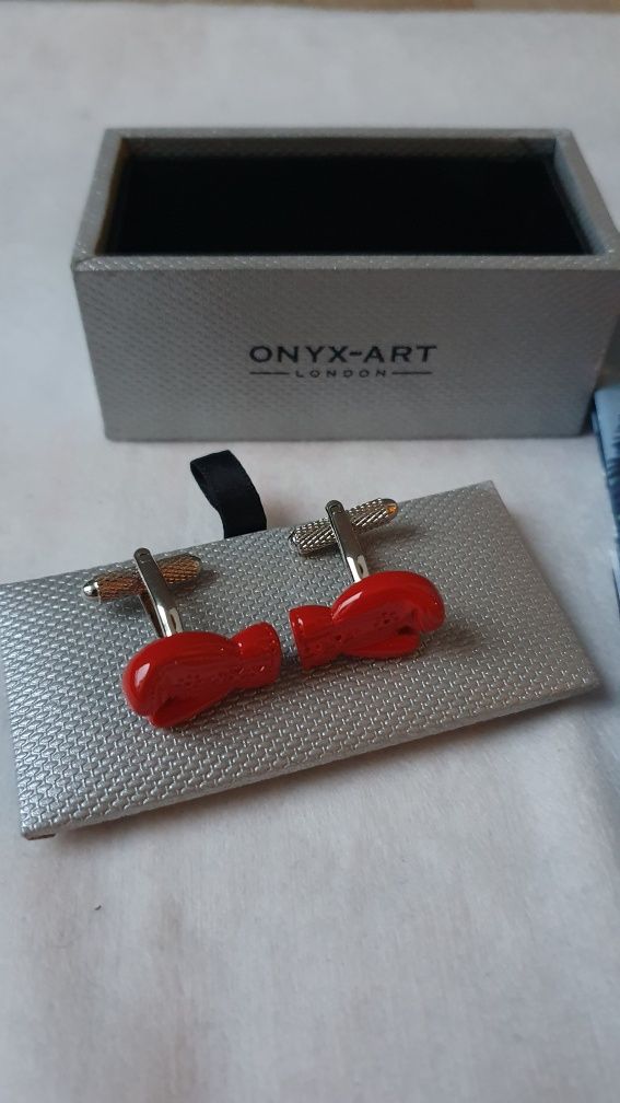 Prezent dla Niego spinki mankietowe rękawice bokserskie + Gratis!