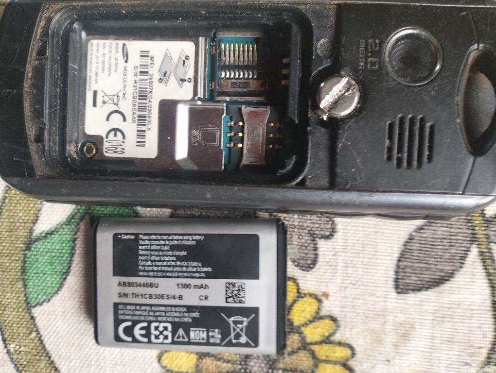 Tel kom samsung solid gt-b2710 uszkodzony