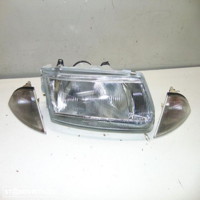 Mitsubishi Carisma 1998 farol