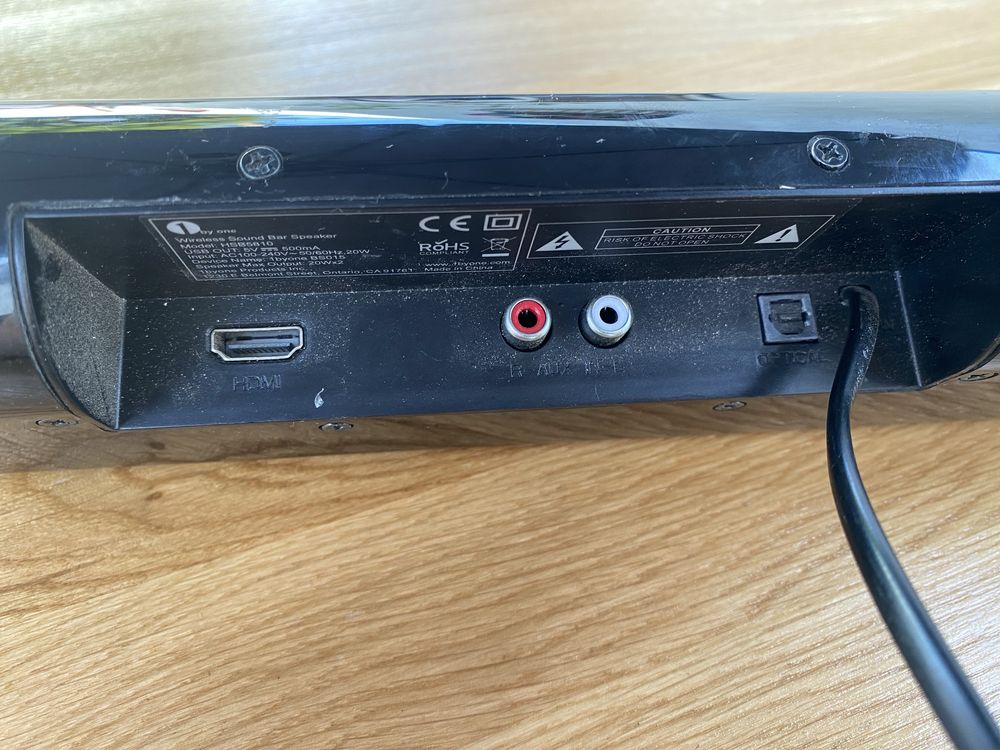 Soundbar 1byone i zestaw kabli