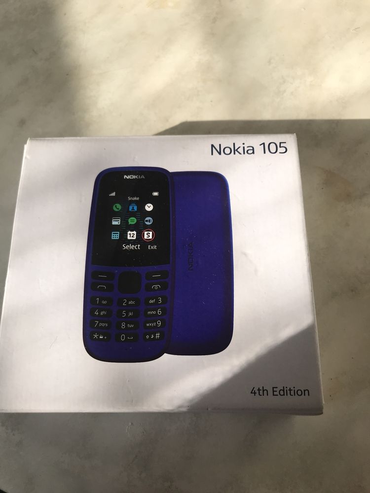Nokia 105 в своей коробке