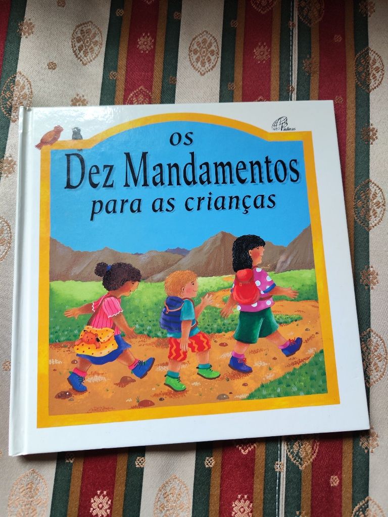 Livro "os Dez mandamentos para crianças"