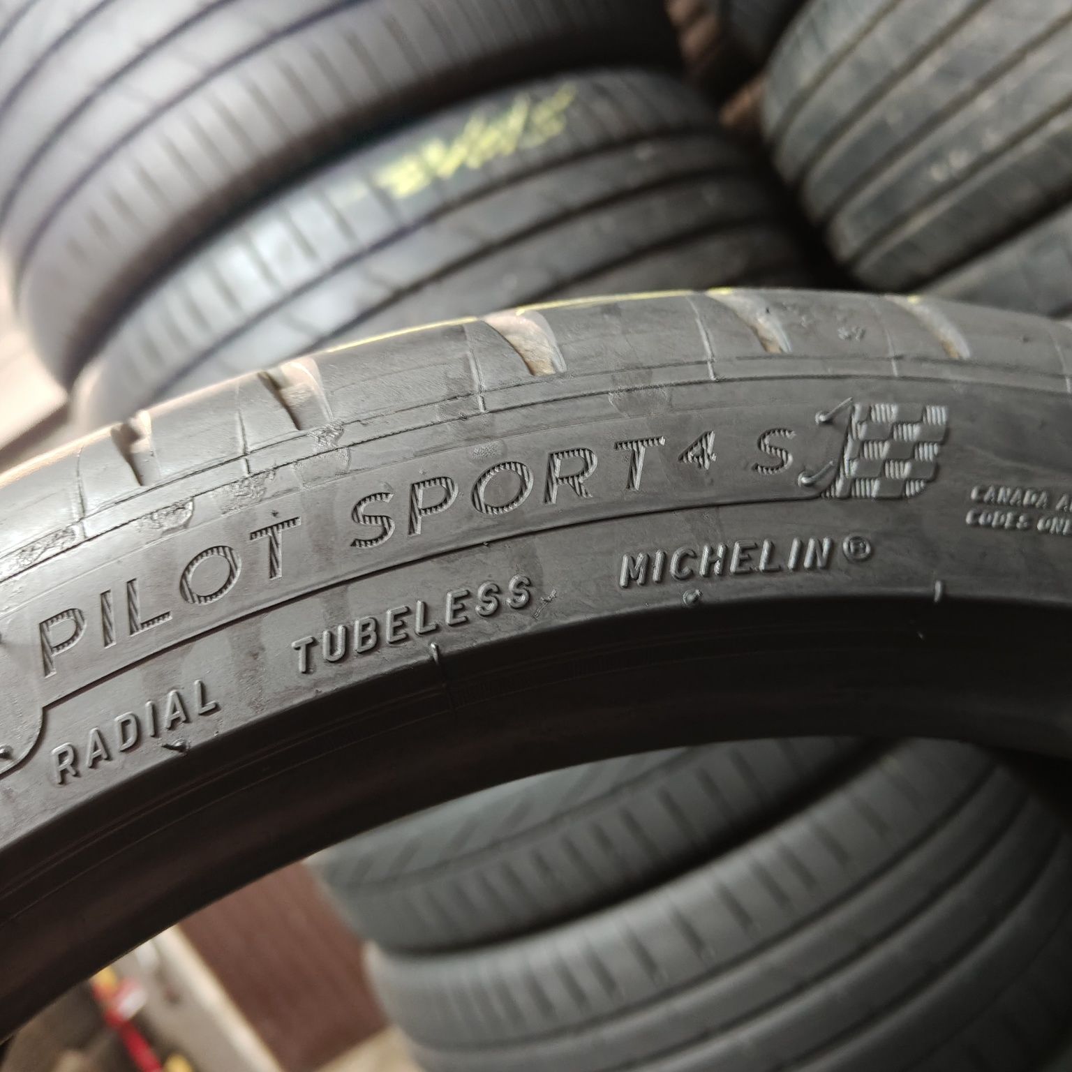 225/40/18 XL Sprzedam parę opon letnich Michelin