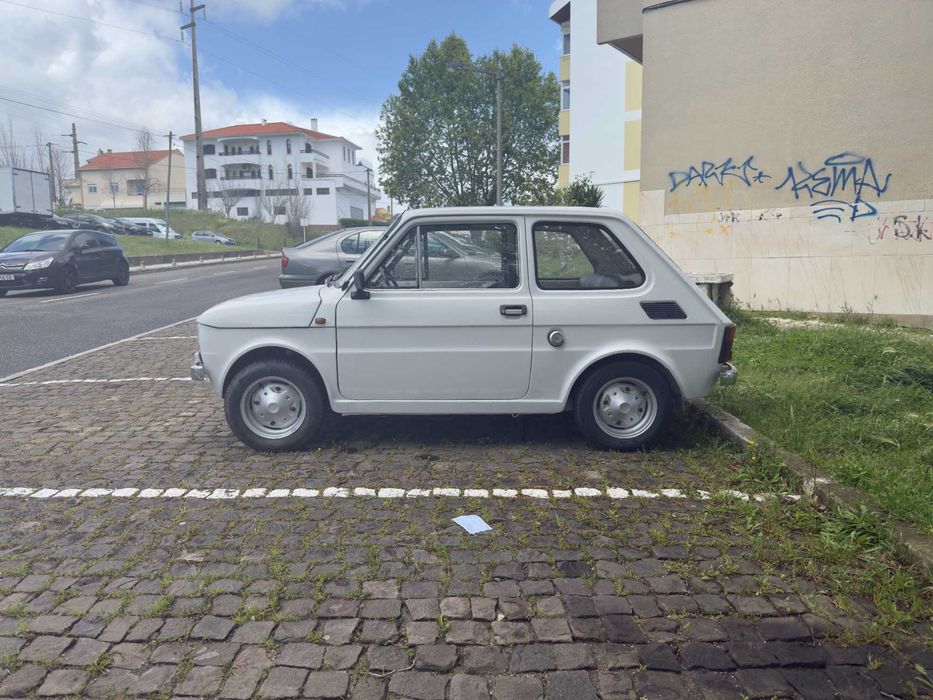 Fiat 126 branco (1974)