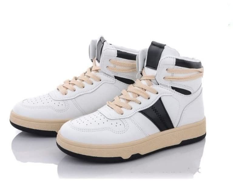 Жіночі осінні черевики.