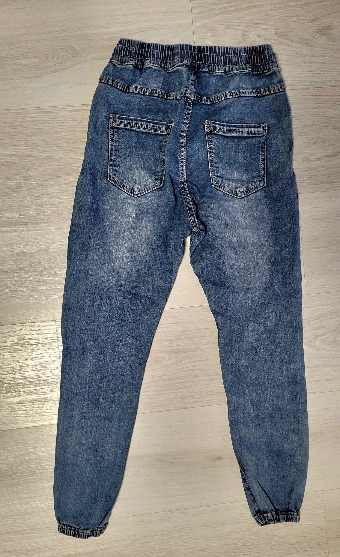 Spodnie jeansy joggery damskie na gumce denim