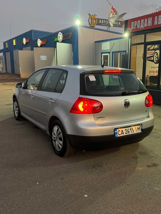 Volkswagen Golf 5 бензин 1.6 FSI покоління Typ V