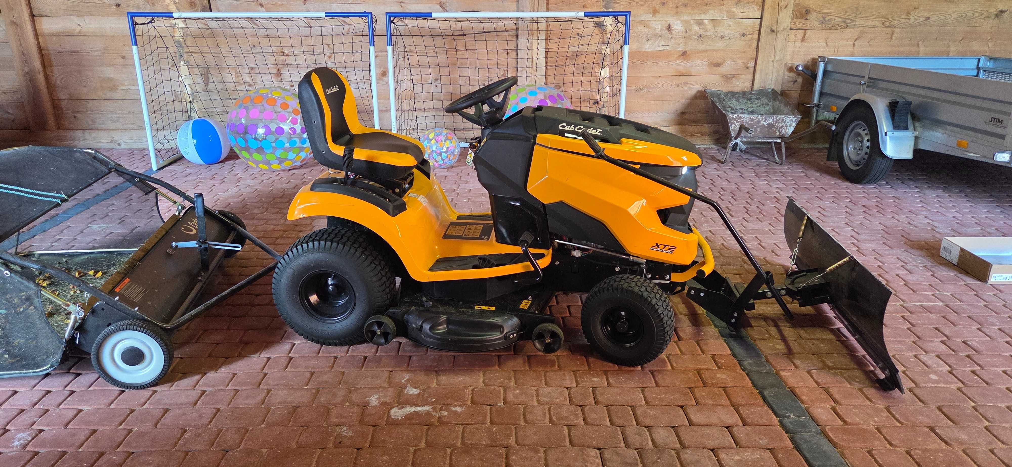 Traktorek ogrodowy Cub Cadet XT2 QS117+pług+przyczepka+łańcuchy nakoła