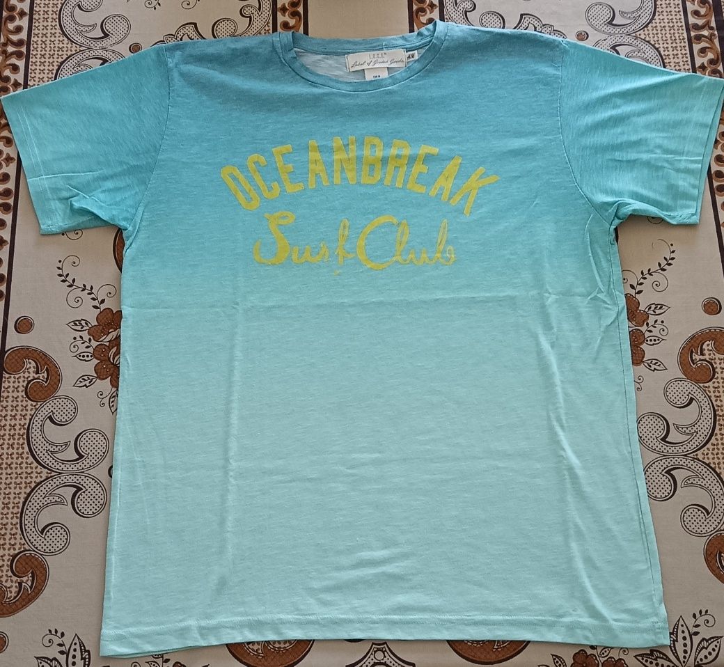 T-shirt azul claro nova, sem uso