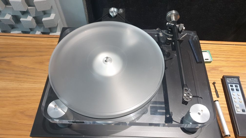Gira-discos Basis 1400 Signature series + Braço Rega RB300