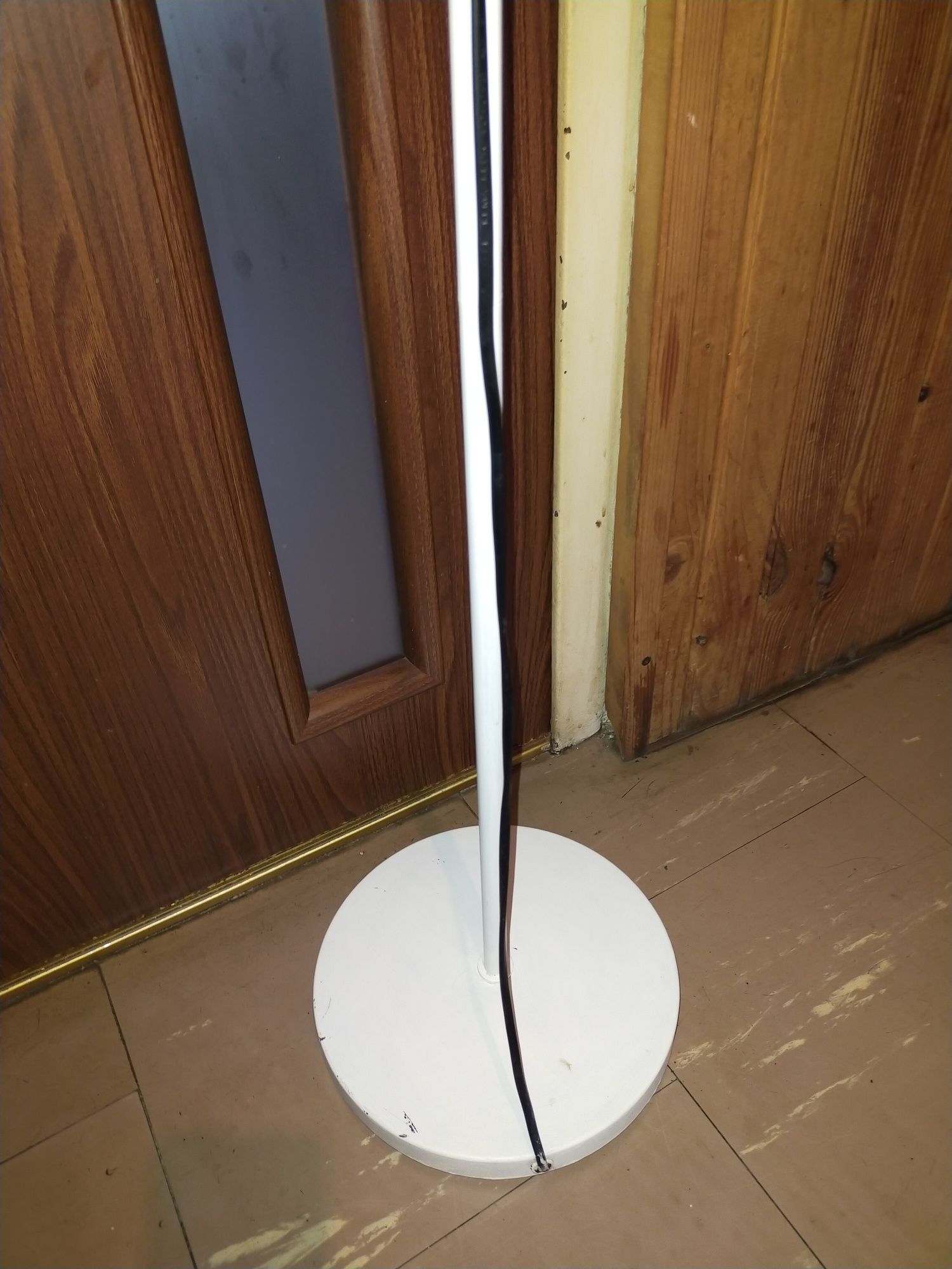 Lampa stojąca podłogowa biała