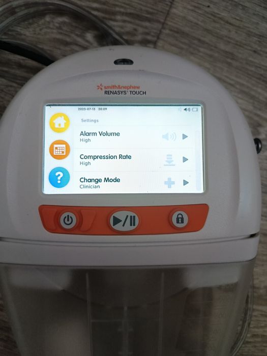 VAK Апарат для лікування ран негативним тиском Renasys Touch та розход