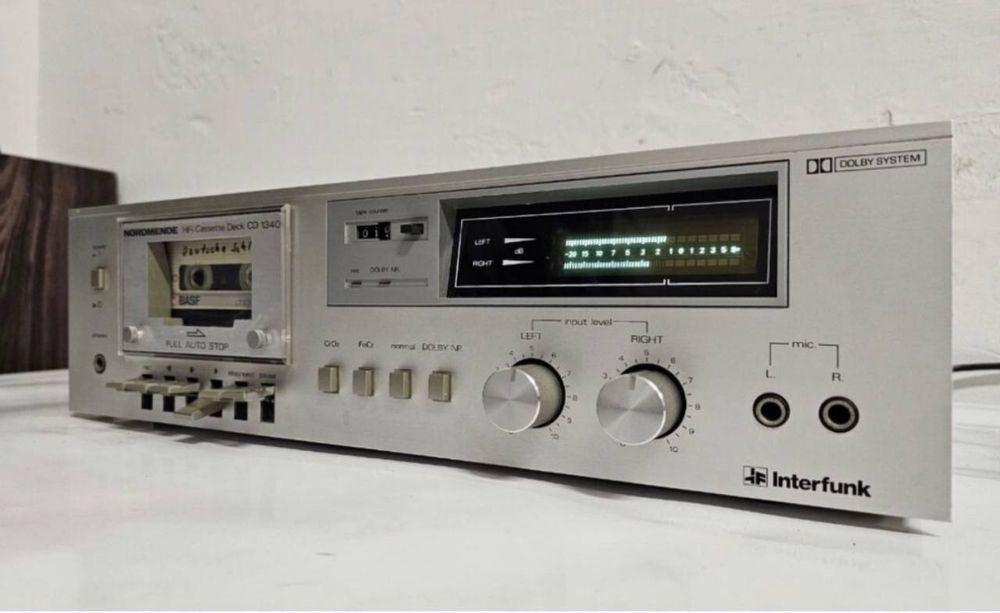 Magnetofon kasetowy Nordmende CD 1340. Japan