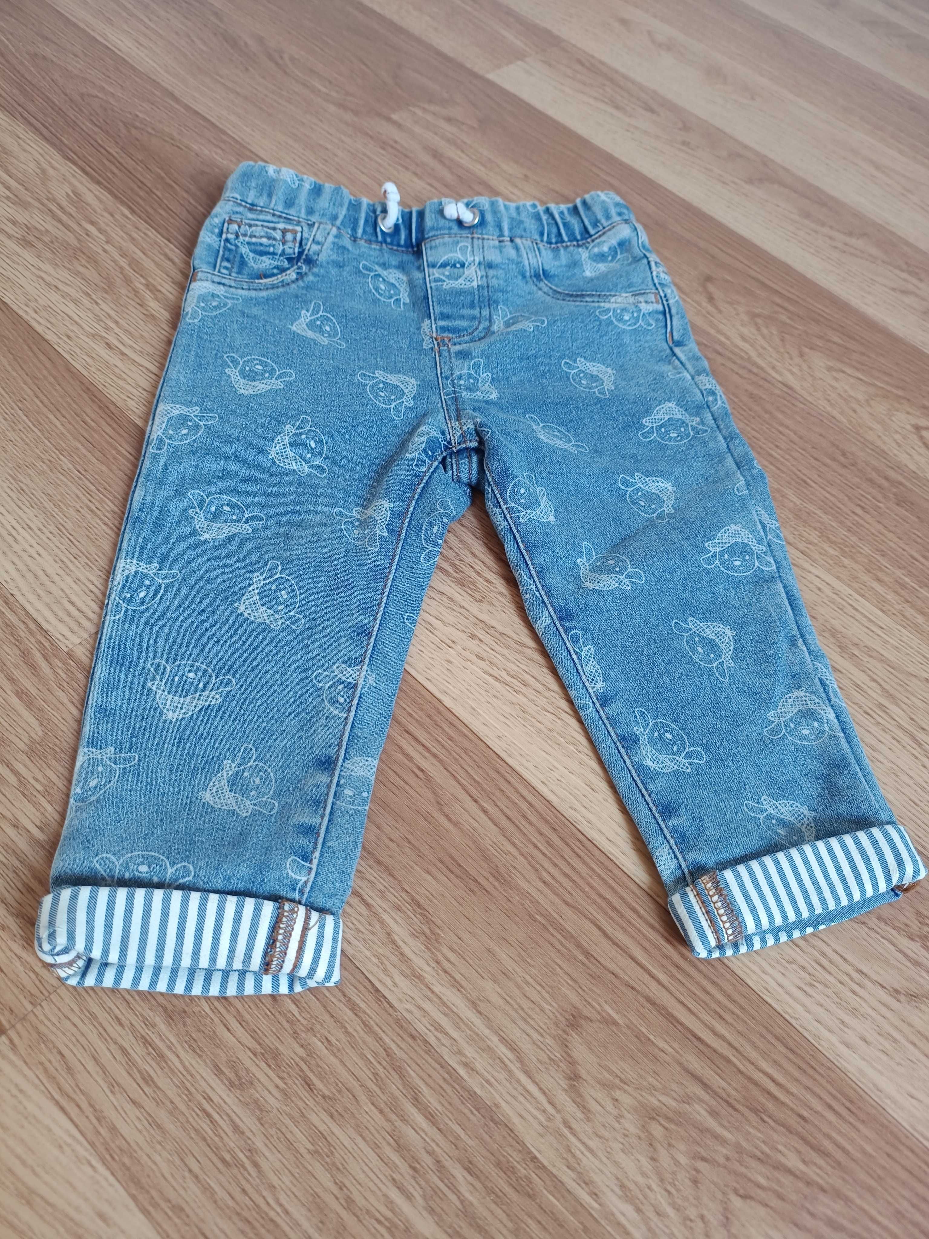 Zestaw: jeansy, body stylizowane na koszulę i bluza w rozmiarze 86