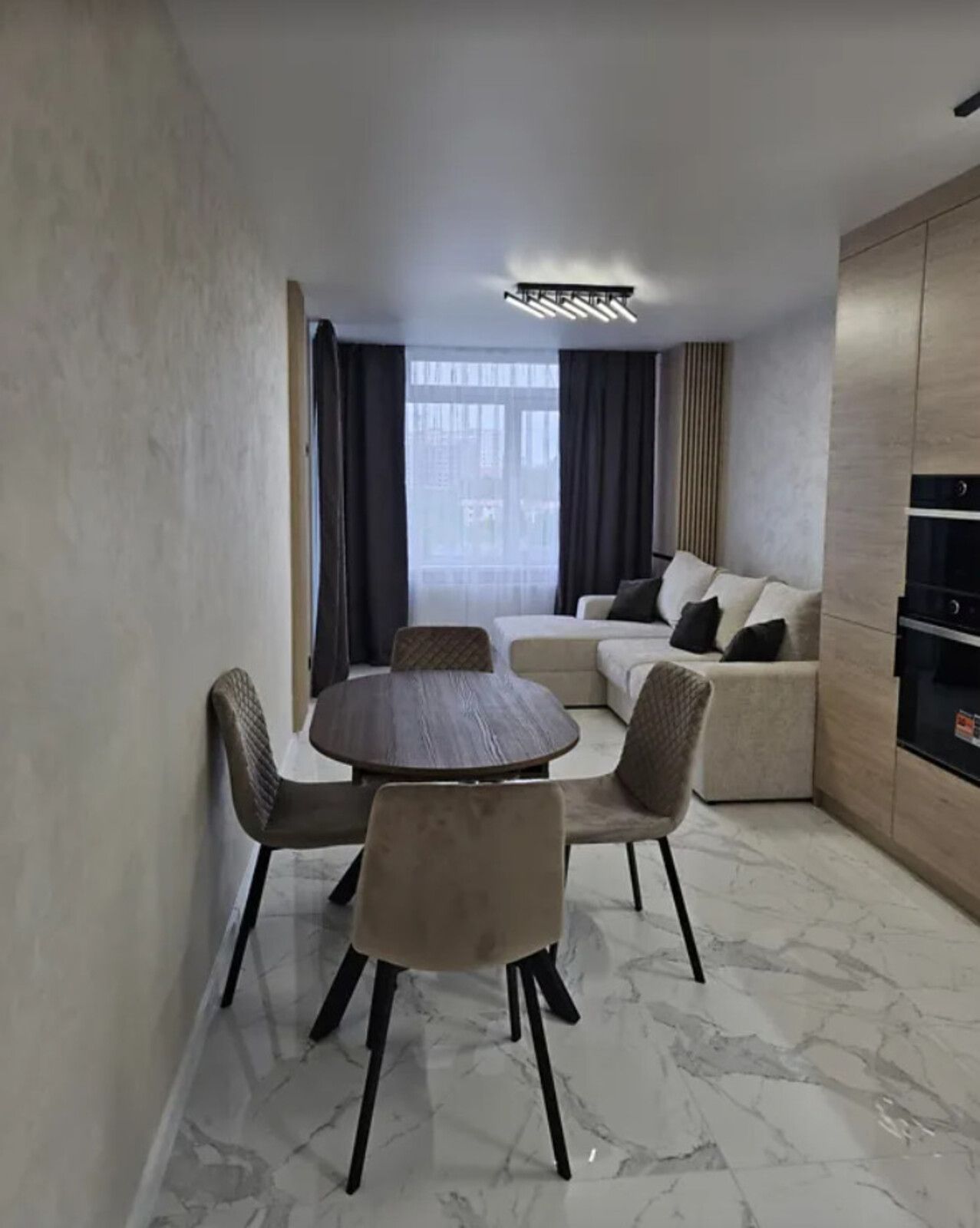 Продаж 2к квартири 80 кв. м на вул. Київська