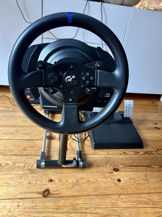 Kierownica Thrustmaster T300 stojak fotel  PS4 PS3