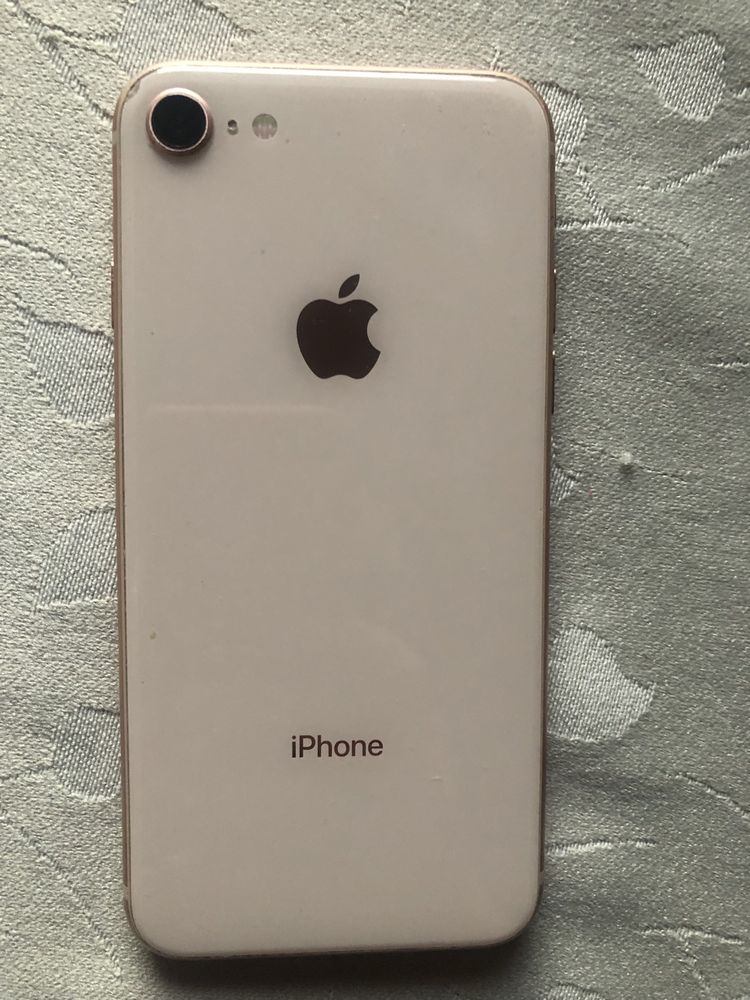 IPhone 8, 2 GB/ 64 GB  bialy, złoty, zadbany