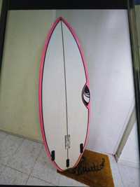 Prancha surf 5"6 sharp eye