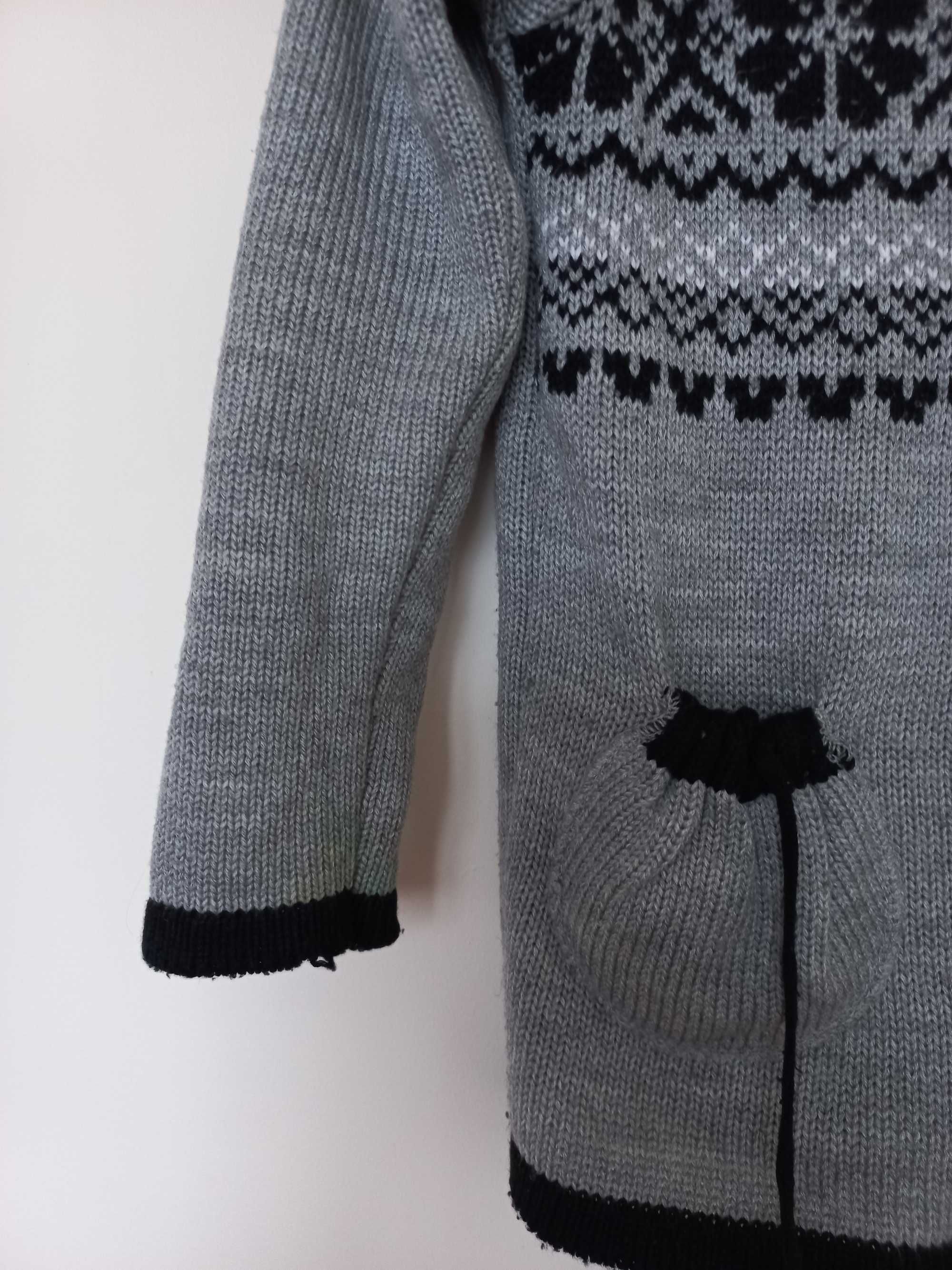Sweter zapinany rozmiar 140