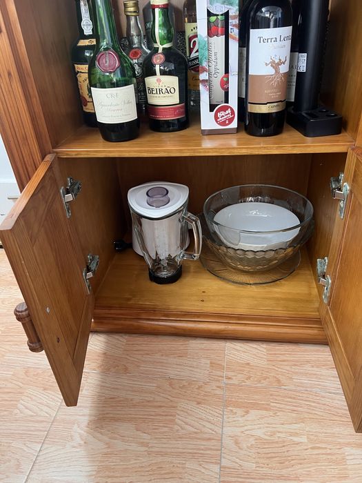 Móvel em Madeira maciça