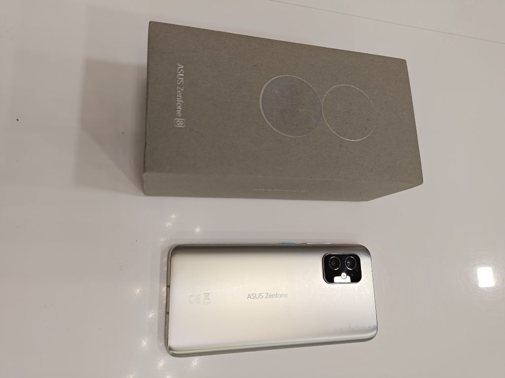 Smartfon Asus Zenfone 8 najmocniejsza wersja 16/512