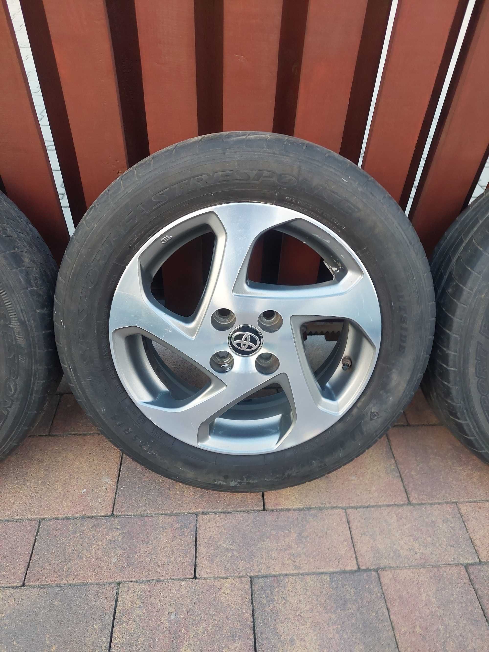 Toyota Yaris III Koła alu 15 oryginał + czujniki