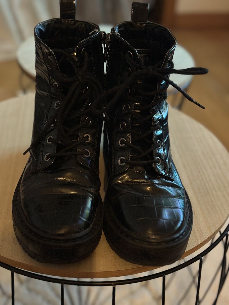 Bota militar Stradivarius