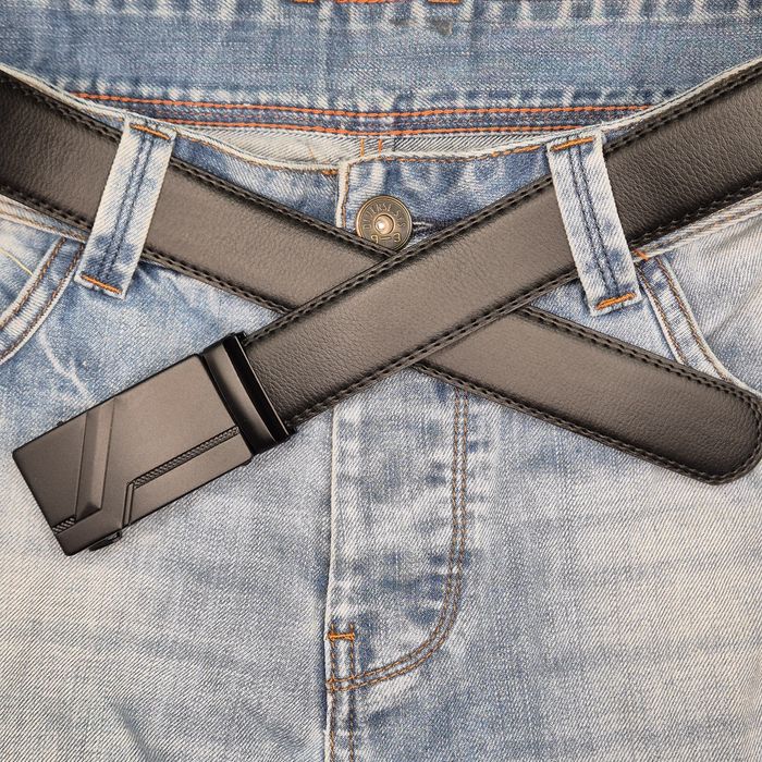 Pasek ze skóry do spodni eleganckich i jeansów z metalową klamrą Nowy